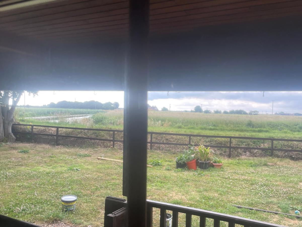 Hotel Luxury Glamping At The Riverside Skegness Exterior foto