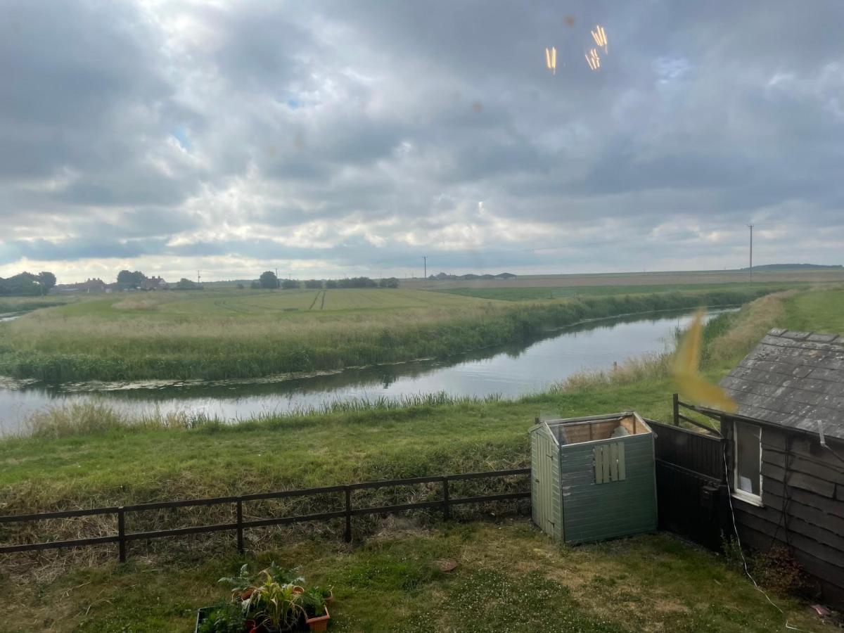 Hotel Luxury Glamping At The Riverside Skegness Exterior foto